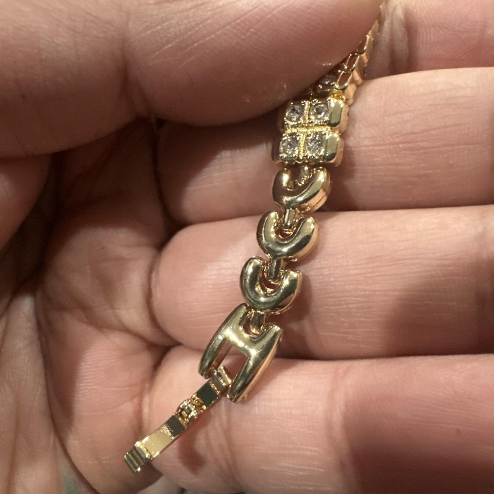 New Ladies Watch Gold Tone Teardrop Shaped Crystal Encrusted Dainty 22mm Fit 8in - Picture 8 of 11